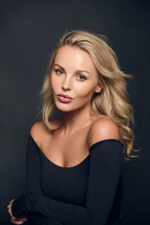Betsy Blue-English